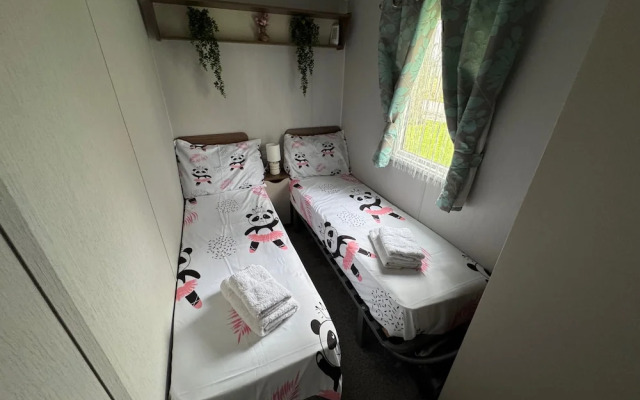 Haggerston Castle - Caravan - Sleeps 6 - Parking