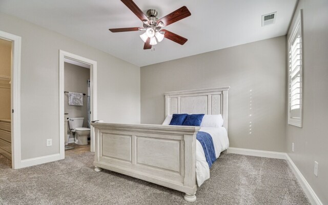 Spacious Home w/ Fireplace - Near Pinehurst Golf!