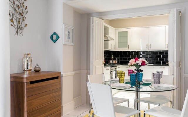 Exclusive Balcony Relax 2 bed Hyde Park Living