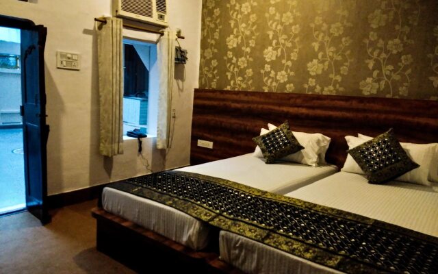 Dwivedi Hotels Hotel Elena