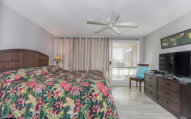 Kahana Sunset B7 2 Bedroom Condo by Redawning