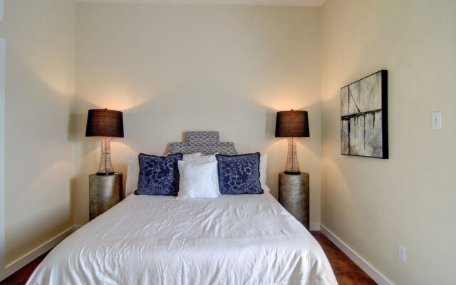 7th Sunrise 3 Bedroom Condo by RedAwning