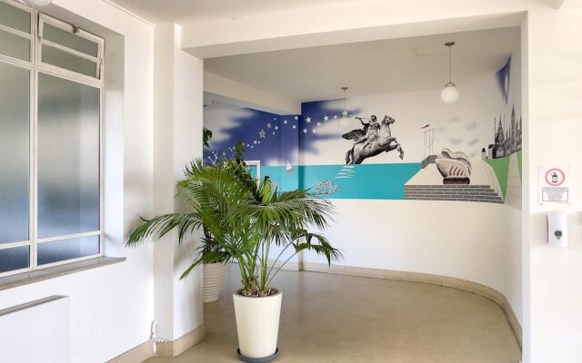 Deco Seafront - Seafront Apartment - Sleeps up to 6