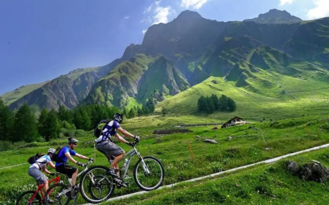 Stylish Chalet in Charming Megeve