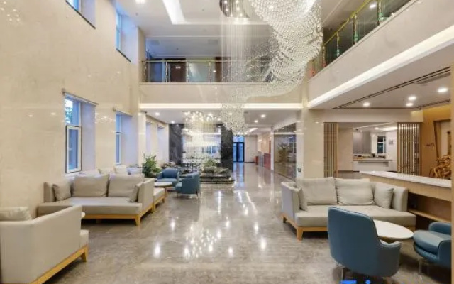 Starway Hotel (Changbai Mountain West Scenic Spot Visitor Center Branch)