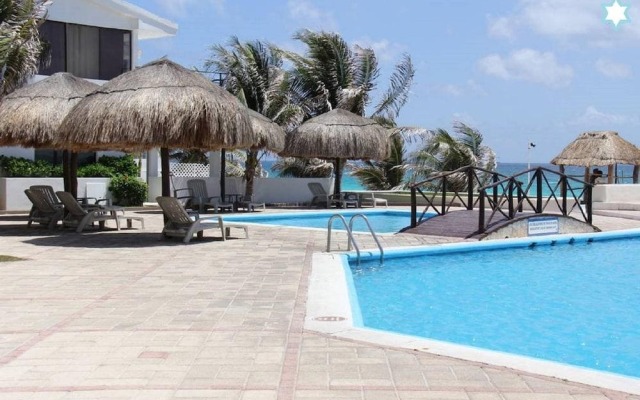 Modern apartment near the beach