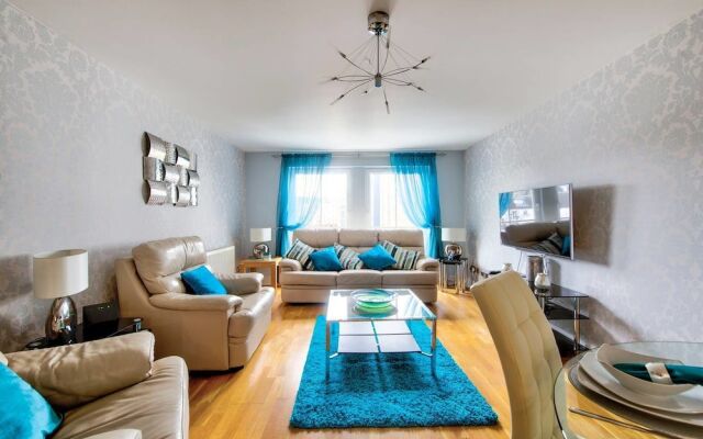 Modern 3 Bed/2bath City Centre Apartment