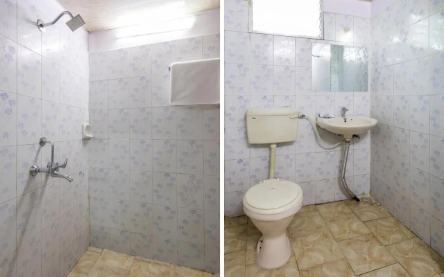 OYO 24109 Hotel Santushti