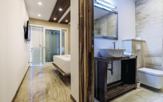 Awesome Home in Podstrana With Wifi and 8 Bedrooms