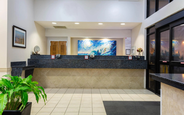 Best Western Plus Virginia Beach