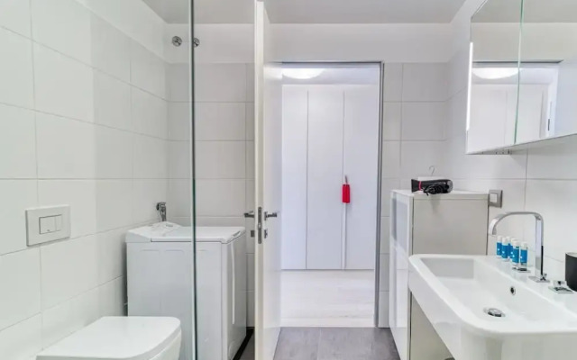 The Lady in Red Studio Flat with Sea View Terrace