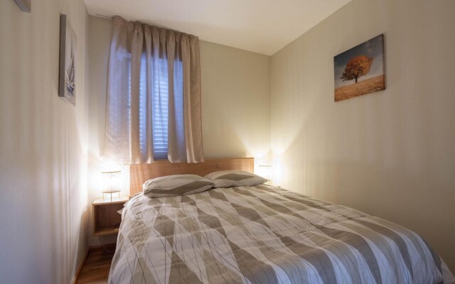 Nice Apartment in Sinj With Wifi and 3 Bedrooms