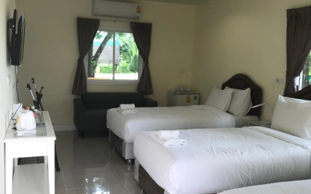RedDoorz Sripiamsuk Resort Bangkok
