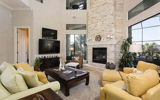 Sea Winds Beach Home by RedAwning