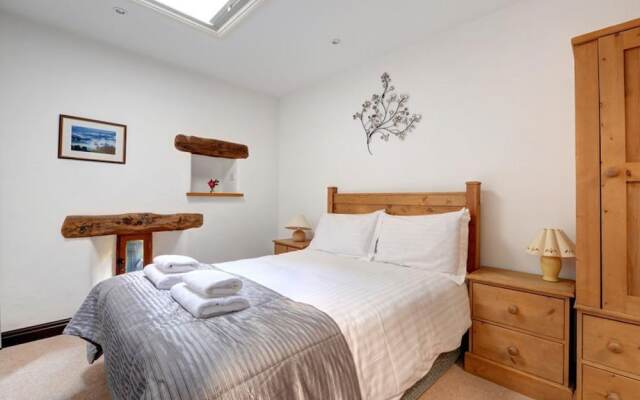 Restored Holiday Home in Grasmere with Courtyard