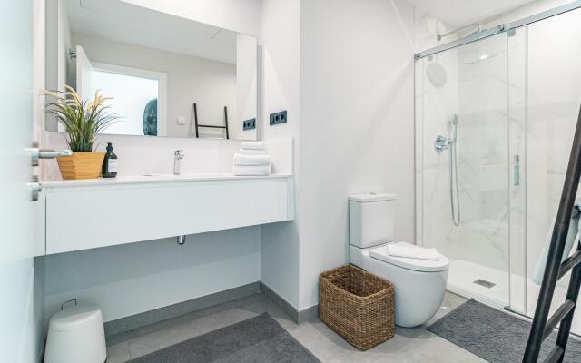 LAE13.1D- Apotel  Estepona hills by Roomservices