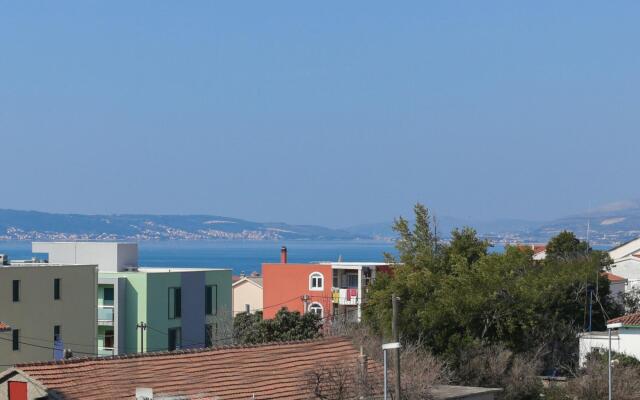 Apartment in Katel Gomilica Near Beach