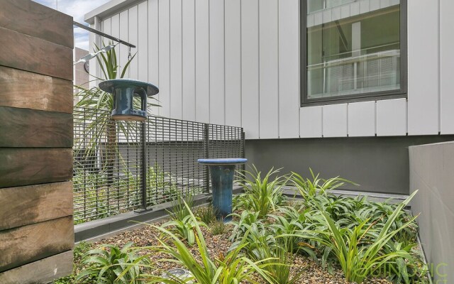 QV Harbour One Bedroom with Parking -866