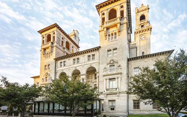 The Jefferson Hotel