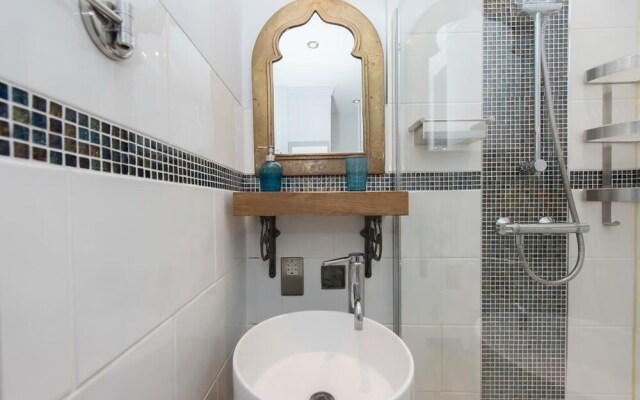 Seafront Walk Garden Apartment