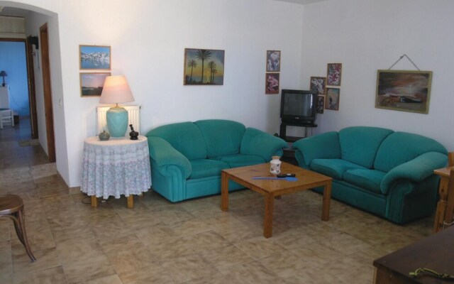 Stunning Home in Aghios Dimitris m With 2 Bedrooms