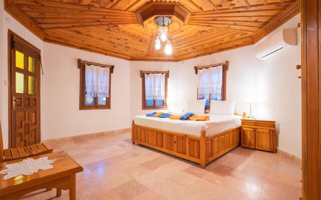 Liya Boutique Hotel & Suites