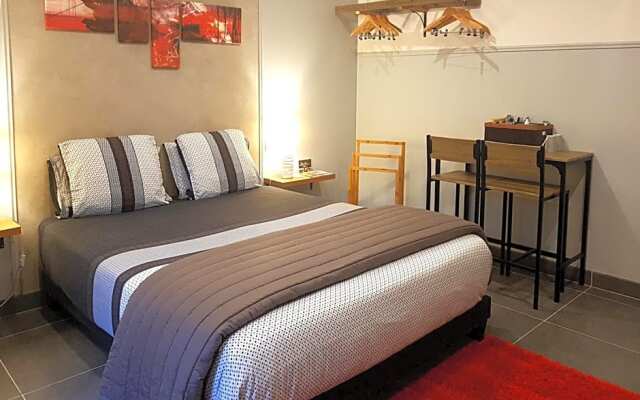 Le Clos De La Caneda