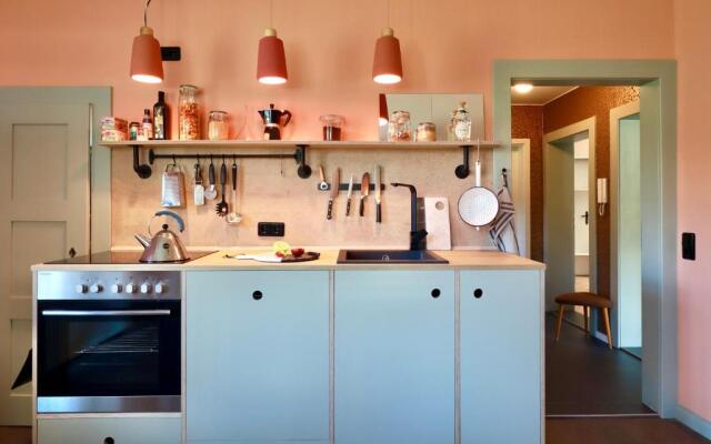 Ferienwohnung 60er Jahre Design Apartment - 65qm Fewo Im Zittauer Gebirge - Familienfreundliche Unterkunft Am Bergfuß Zum Topfer