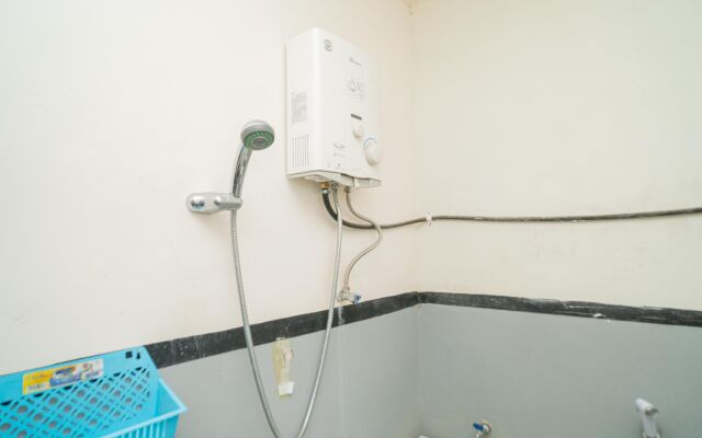 RedDoorz Syariah near Predator Fun Park Batu 2