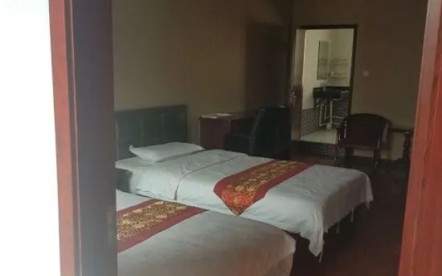 Yanchuan Qinglong Business Hotel