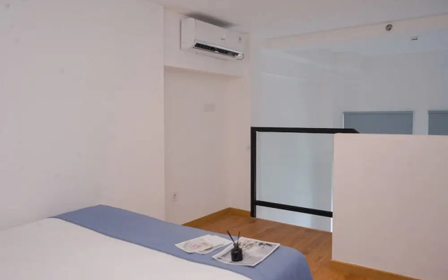 Comfort Studio Loft Apartment At Kingland Avenue