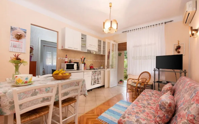 Elegant Lovran Apartment With Large Outdoor Area