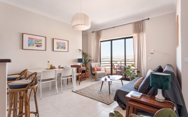 Altido Superb Flat W/Ocean View