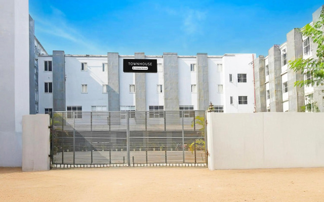 OYO Flagship 22336 Mancheswar Industrial Estate
