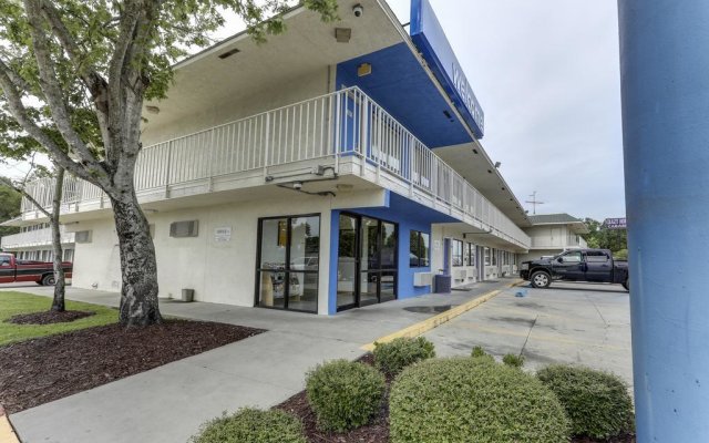 Motel 6 Baton Rouge - Port Allen