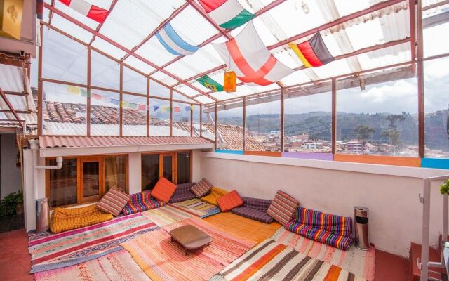 Tupackers Hostel