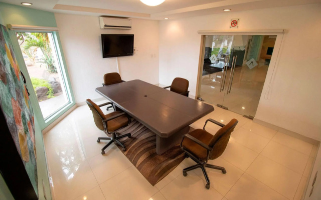 Araiza Palmira Hotel