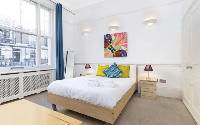 Club Living - Hyde Park Apartments