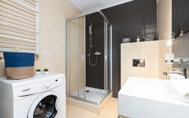 Cozy Poznan Apartment by Renters