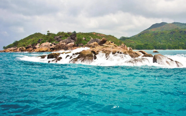 New Emerald Cove Hotel
