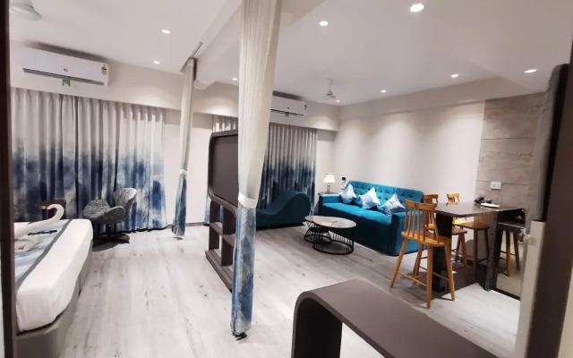 The Excellency by OYO Rooms