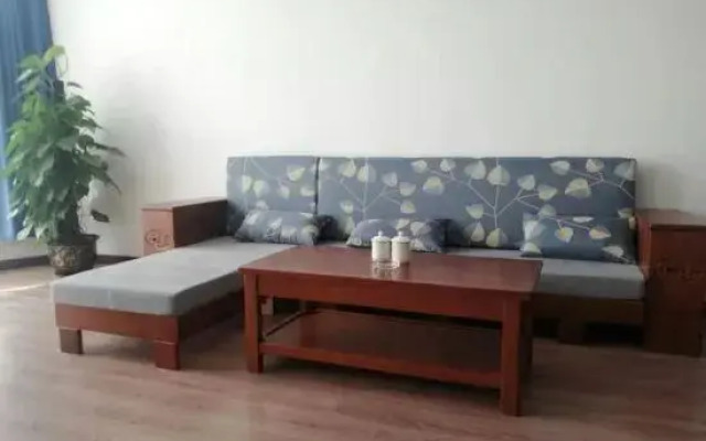 Qionghai Yefeng Business Hotel (Yinhai Road Wanquanhe Branch)