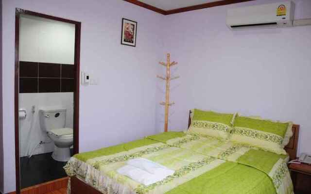 Phoonsab Hostel