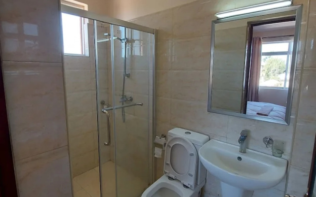 Mayberry Airport homestay