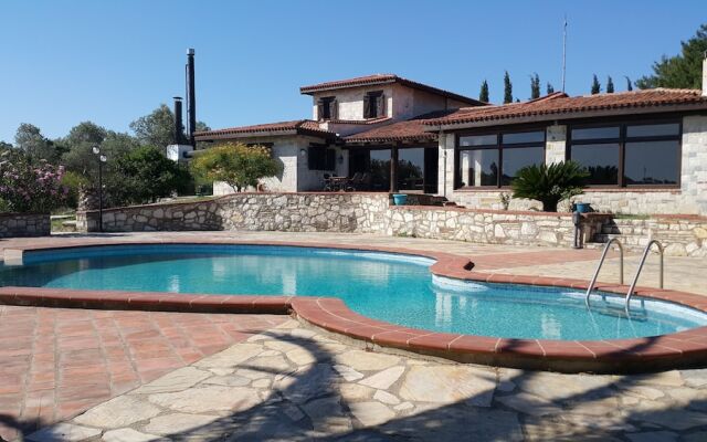 Urla Ciftlik Otel