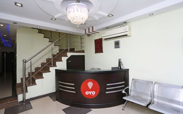 OYO 8909 Hotel Grand