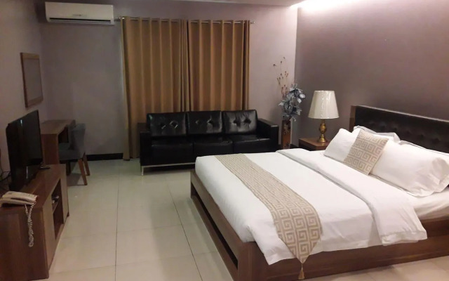 Ybc Grand Hotel