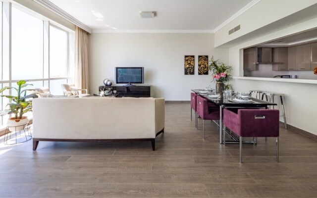 Astounding 3BR Apartment w/ Sea & Marina Views!