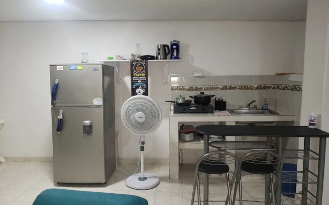 Study in the Old City of Cartagena E3m2 With Air Conditioning and Wifi - Apartment in Cartagena - Photo 5