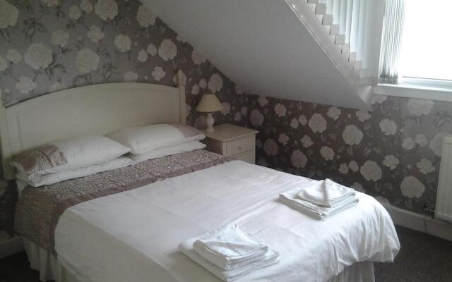 Nomi Rooms & Restaurant